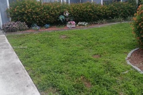 Casa en venta en Fort Myers, Florida, 4 dormitorios, 163.88 m2 № 1892604 - foto 1