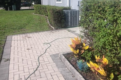 Casa en venta en Fort Myers, Florida, 4 dormitorios, 163.88 m2 № 1892604 - foto 9
