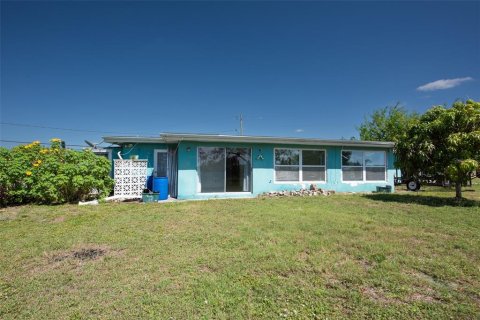 Casa en venta en Port Charlotte, Florida, 3 dormitorios, 147.9 m2 № 1634504 - foto 23