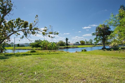 Casa en venta en Port Charlotte, Florida, 3 dormitorios, 147.9 m2 № 1634504 - foto 2