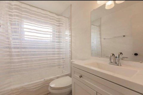 Casa en alquiler en West Palm Beach, Florida, 2 dormitorios, 119.84 m2 № 1954255 - foto 4