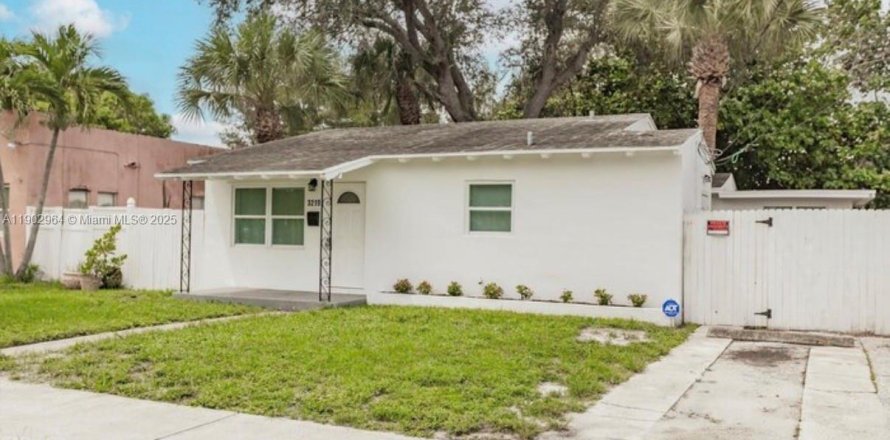 Casa en West Palm Beach, Florida 2 dormitorios, 119.84 m2 № 1954255