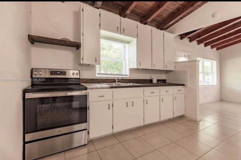 Casa en alquiler en West Palm Beach, Florida, 2 dormitorios, 119.84 m2 № 1954255 - foto 3