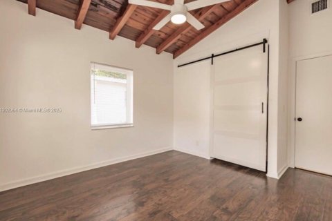 Casa en alquiler en West Palm Beach, Florida, 2 dormitorios, 119.84 m2 № 1954255 - foto 2