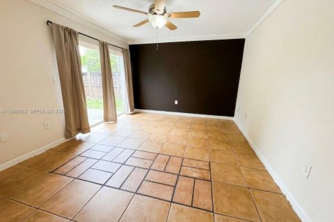 Casa en alquiler en Homestead, Florida, 2 dormitorios, 125.23 m2 № 2047286 - foto 3