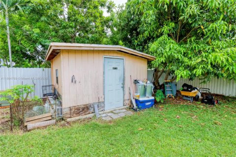 House in Homestead, Florida 4 bedrooms, 197.6 sq.m. № 1892898 - photo 22
