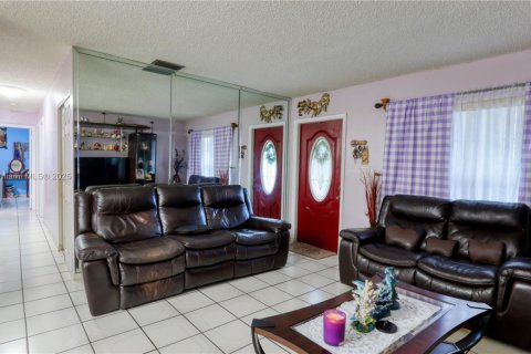 House in Homestead, Florida 4 bedrooms, 197.6 sq.m. № 1892898 - photo 29