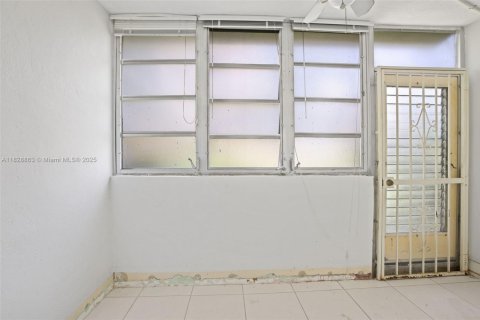 Condominio en venta en Hallandale Beach, Florida, 1 dormitorio, 68 m2 № 1802756 - foto 17