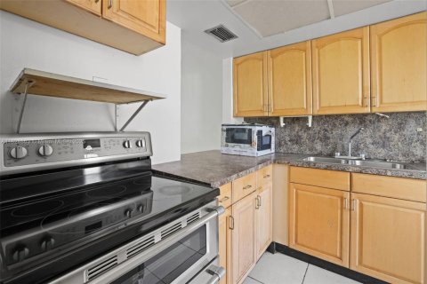 Condominio en venta en Hallandale Beach, Florida, 1 dormitorio, 68 m2 № 1802756 - foto 7