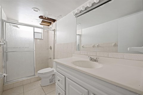 Condominio en venta en Hallandale Beach, Florida, 1 dormitorio, 68 m2 № 1802756 - foto 22