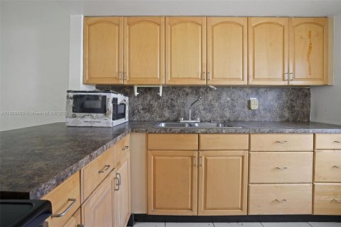 Condominio en venta en Hallandale Beach, Florida, 1 dormitorio, 68 m2 № 1802756 - foto 8