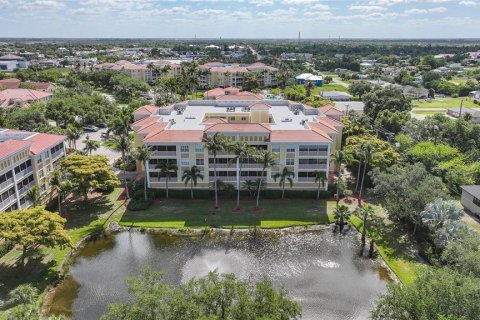 Copropriété à vendre à Punta Gorda, Floride: 3 chambres, 139.17 m2 № 2199760 - photo 2