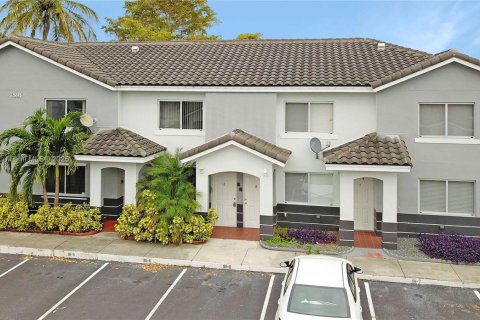 Condominio en alquiler en Miami, Florida, 2 dormitorios, 74.32 m2 № 1927312 - foto 20