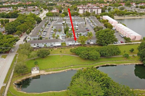 Condominio en alquiler en Miami, Florida, 2 dormitorios, 74.32 m2 № 1927312 - foto 23