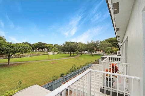 Condominio en alquiler en Miami, Florida, 2 dormitorios, 74.32 m2 № 1927312 - foto 21