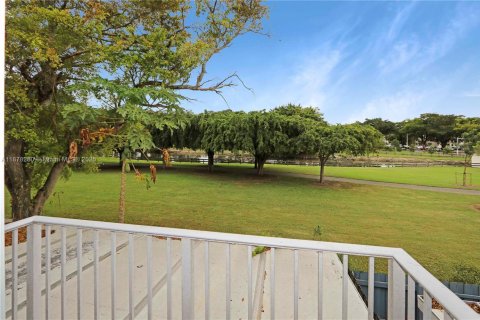 Condominio en alquiler en Miami, Florida, 2 dormitorios, 74.32 m2 № 1927312 - foto 22