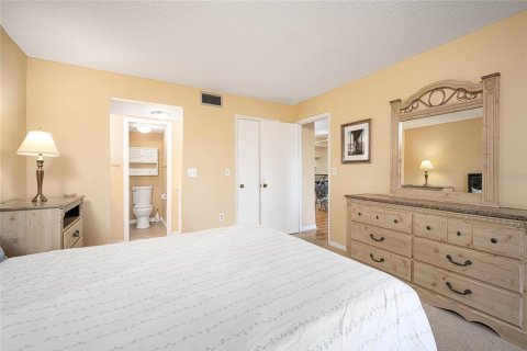 Condo in Venice, Florida, 2 bedrooms  № 1734723 - photo 16