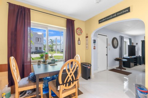 Villa ou maison à vendre à Hollywood, Floride: 3 chambres, 117.06 m2 № 2083491 - photo 6