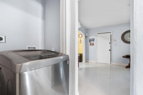 Villa ou maison à vendre à Hollywood, Floride: 3 chambres, 117.06 m2 № 2083491 - photo 14