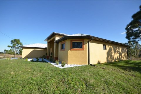 Casa en alquiler en Lehigh Acres, Florida, 3 dormitorios, 172.24 m2 № 1918294 - foto 4