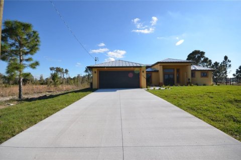 Casa en alquiler en Lehigh Acres, Florida, 3 dormitorios, 172.24 m2 № 1918294 - foto 3