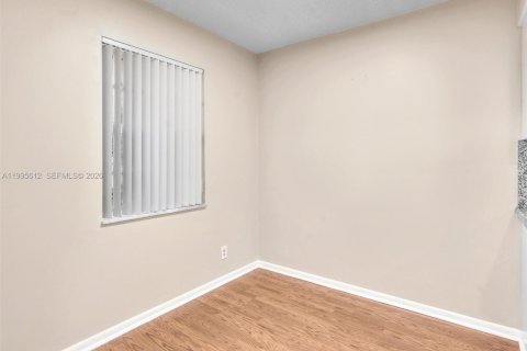 Copropriété à vendre à Fort Lauderdale, Floride: 2 chambres, 98.1 m2 № 2063253 - photo 27