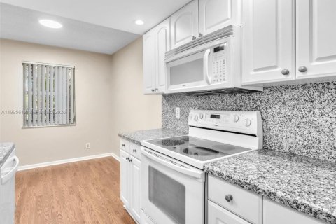 Copropriété à vendre à Fort Lauderdale, Floride: 2 chambres, 98.1 m2 № 2063253 - photo 6