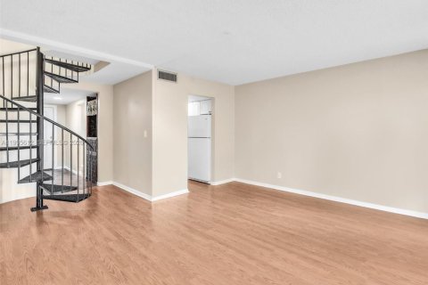 Copropriété à vendre à Fort Lauderdale, Floride: 2 chambres, 98.1 m2 № 2063253 - photo 10