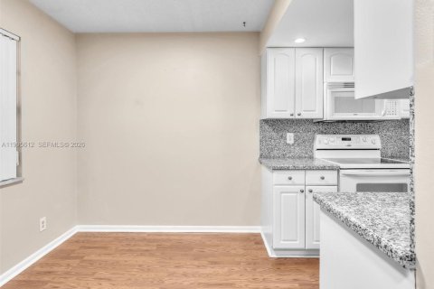 Copropriété à vendre à Fort Lauderdale, Floride: 2 chambres, 98.1 m2 № 2063253 - photo 9
