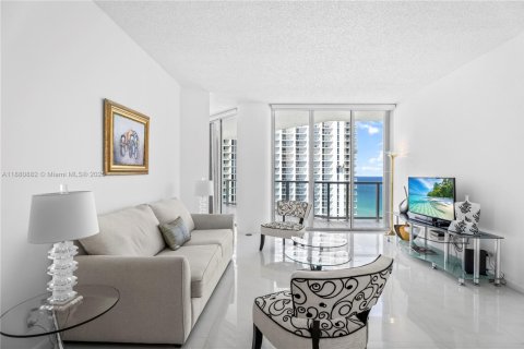 Condominio en venta en Sunny Isles Beach, Florida, 2 dormitorios, 135.64 m2 № 1931269 - foto 22