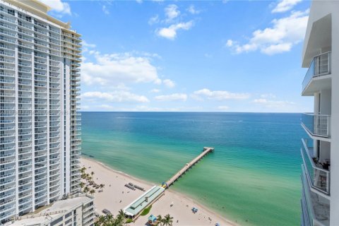 Condominio en venta en Sunny Isles Beach, Florida, 2 dormitorios, 135.64 m2 № 1931269 - foto 5