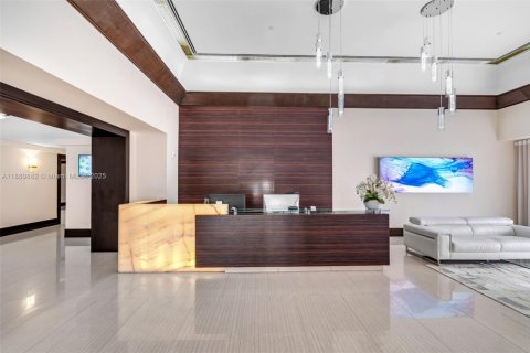 Condominio en venta en Sunny Isles Beach, Florida, 2 dormitorios, 135.64 m2 № 1931269 - foto 14