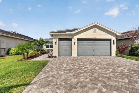 Casa en venta en Port St. Lucie, Florida, 3 dormitorios, 200.2 m2 № 2245964 - foto 4