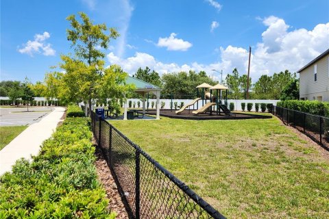 Townhouse in Tavares, Florida 3 bedrooms, 160.81 sq.m. № 2221787 - photo 26