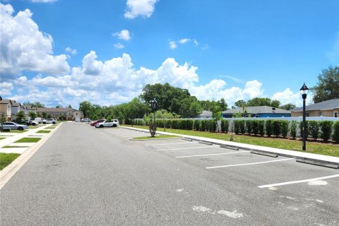 Townhouse in Tavares, Florida 3 bedrooms, 160.81 sq.m. № 2221787 - photo 24