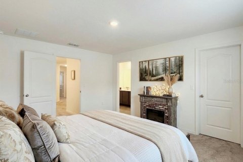 Townhouse in Tavares, Florida 3 bedrooms, 160.81 sq.m. № 2221787 - photo 12