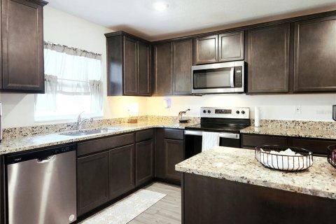 Townhouse in Tavares, Florida 3 bedrooms, 160.81 sq.m. № 2221787 - photo 7