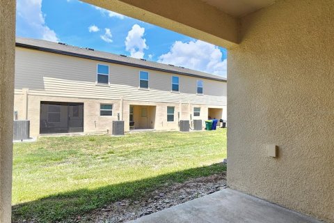 Townhouse in Tavares, Florida 3 bedrooms, 160.81 sq.m. № 2221787 - photo 21