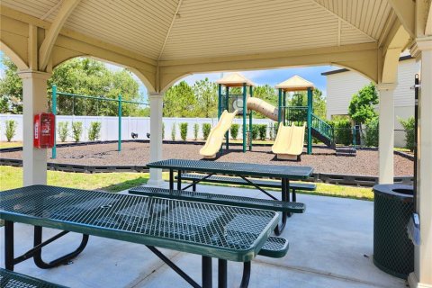 Townhouse in Tavares, Florida 3 bedrooms, 160.81 sq.m. № 2221787 - photo 28