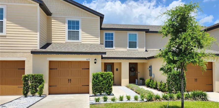 Townhouse in Tavares, Florida 3 bedrooms, 160.81 sq.m. № 2221787