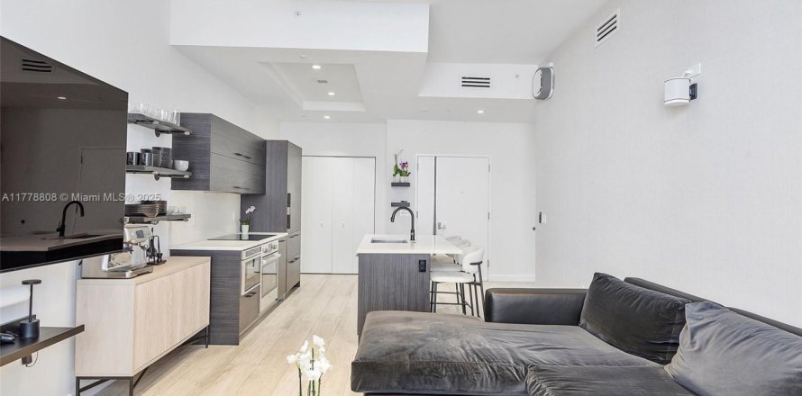 Condominio en Miami, Florida, 3 dormitorios  № 1714594