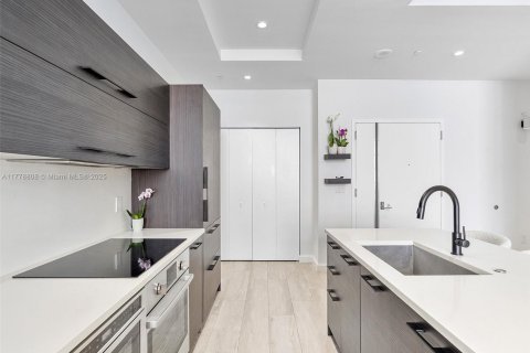 Condominio en venta en Miami, Florida, 3 dormitorios, 136.57 m2 № 1714594 - foto 6
