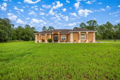 House in Beverly Hills, Florida 4 bedrooms, 256.22 sq.m. № 1827341 - photo 1