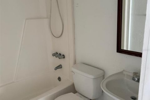 Immobilier commercial à vendre à Bradenton, Floride: 4 chambres, 140.47 m2 № 2196173 - photo 11