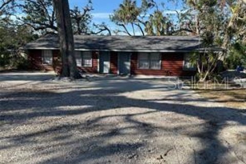 Commercial property in Bradenton, Florida 4 bedrooms, 140.47 sq.m. № 2196173