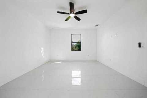 Casa en venta en Cape Coral, Florida, 4 dormitorios, 154.03 m2 № 2260446 - foto 16