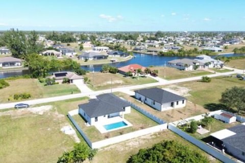Casa en venta en Cape Coral, Florida, 4 dormitorios, 154.03 m2 № 2260446 - foto 6