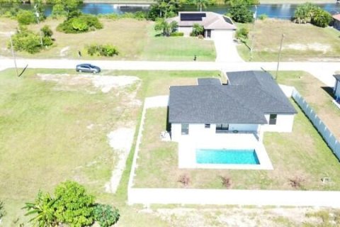 Casa en venta en Cape Coral, Florida, 4 dormitorios, 154.03 m2 № 2260446 - foto 7