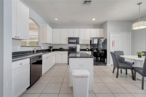 House in Kissimmee, Florida 6 bedrooms, 267 sq.m. № 1413121 - photo 8