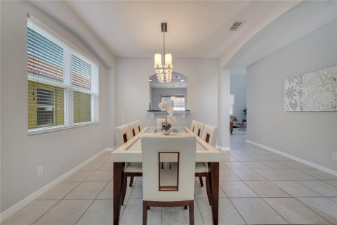 House in Kissimmee, Florida 6 bedrooms, 267 sq.m. № 1413121 - photo 3